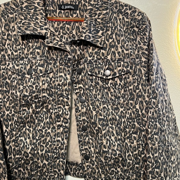 NWOT Cheetah Jean Jacket size extra large - Picture 2 of 6